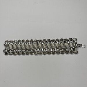 Vintage Sarah Coventry “Simply Elegant” Pineapple Bracelet